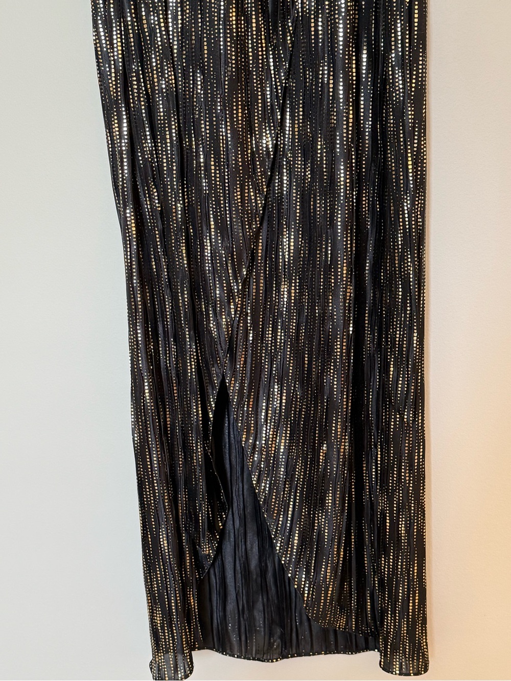 GUESS Black Gold Metallic Wrap Maxi Dress Long Sleeve Party Cocktail - Picture 7 of 10